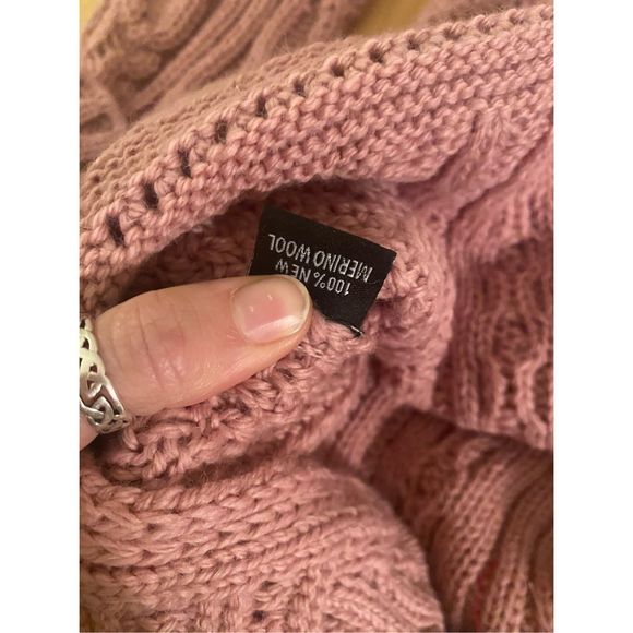 Original Aran Co. NWT 1518 Rose Ash Oversized Sweater, Size Medium, MSRP $139 - Picture 9 of 9